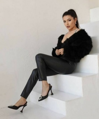 Сладкая, нежная и страстная, я точно знаю, как доставить тебе незабываемое удовольствие. Мои услуги превосходят все твои ожидания: классический секс, оральный секс, эротический массаж – все, что нужно для полного расслабления и удовлетворения. У меня есть отличные отзывы от моих постоянных клиентов, которые говорят о моей неземной красоте и умении удовлетворять. Смотри мои фото и убедись в этом сам! Жду тебя в Москве для приятного времяпровождения 💋🔥 1507, 24 года